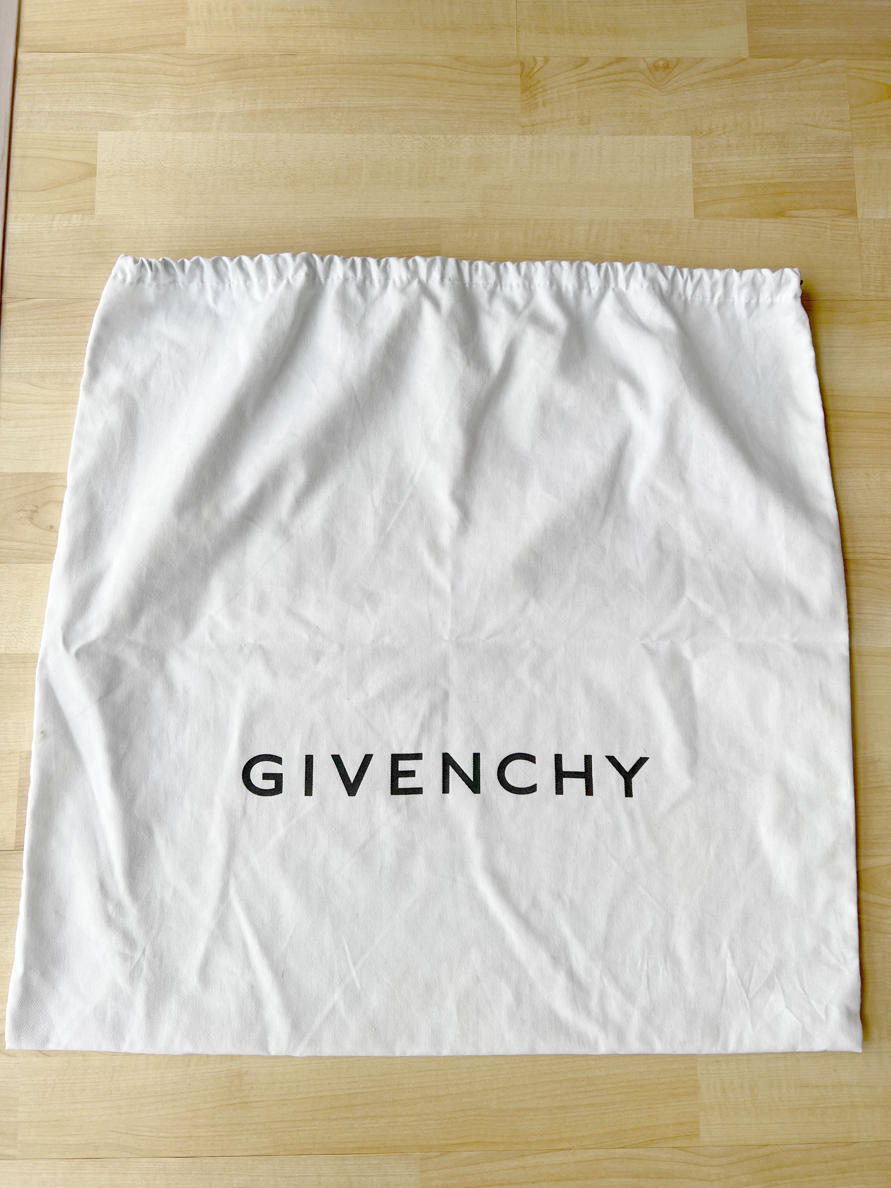 Dust deals bag givenchy
