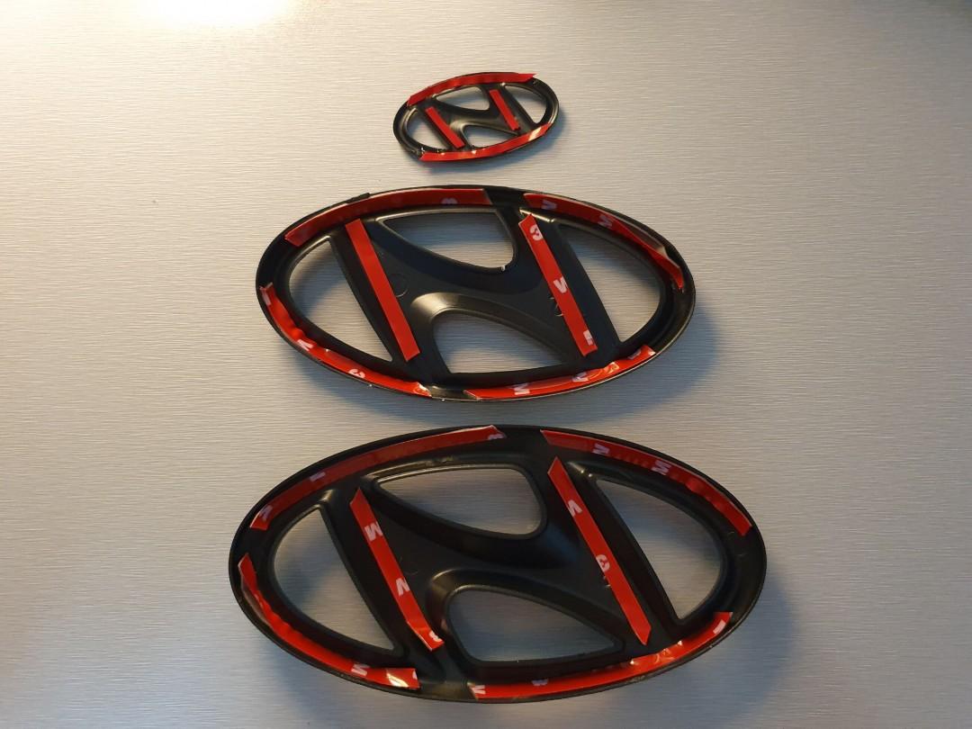 Hyundai black top badge cover