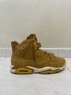 (Category: ) located in . Submitted by __legitsneakerhead__ (Listing ID 1125738284, Image 1). Description: .