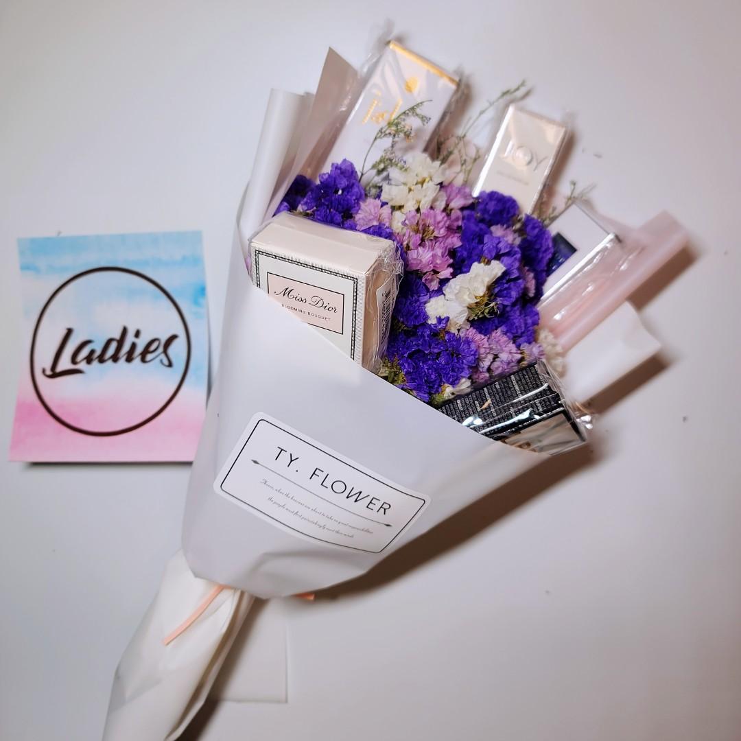 Ladiesmart Q版香水勿忘我花束香水版花束dior 興趣及遊戲 手作 自家設計 文具及工藝 花 Carousell