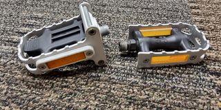 (RESERVED) Original Brompton Pedals (1 pair)