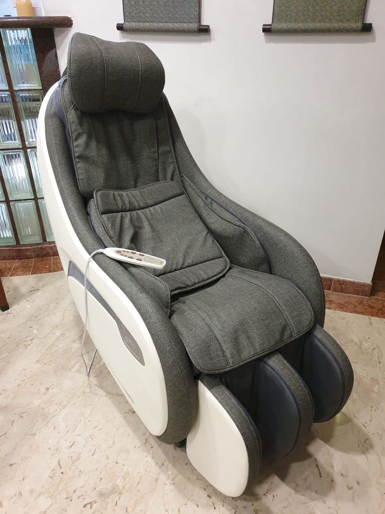 OTO Quantum Advanced Full Body massage chair Health Nutrition Massage Devices on Carousell