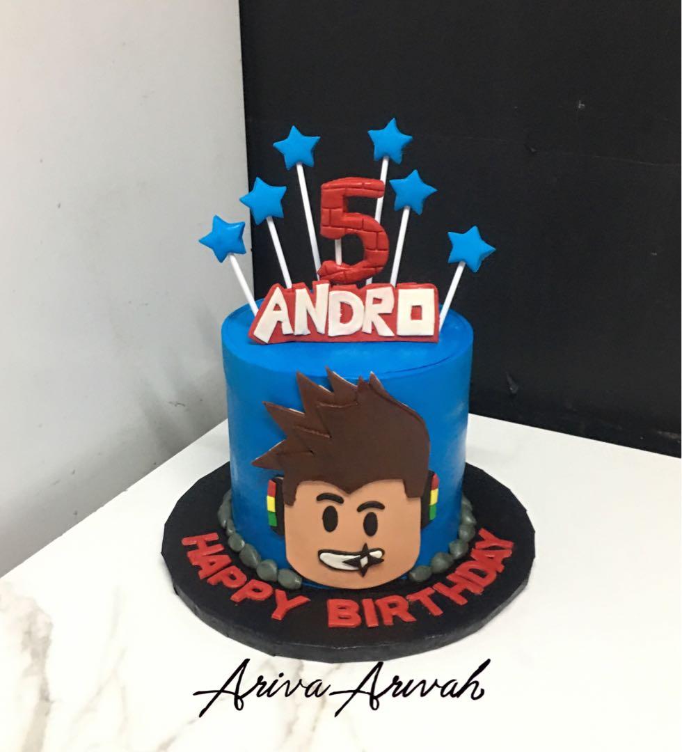 Roblox theme cake (Category: Homemade Bakes) located in Manila. Submitted by arivaarivah (Listing ID 1125928411, Image 2). Description: Fondant cake only.