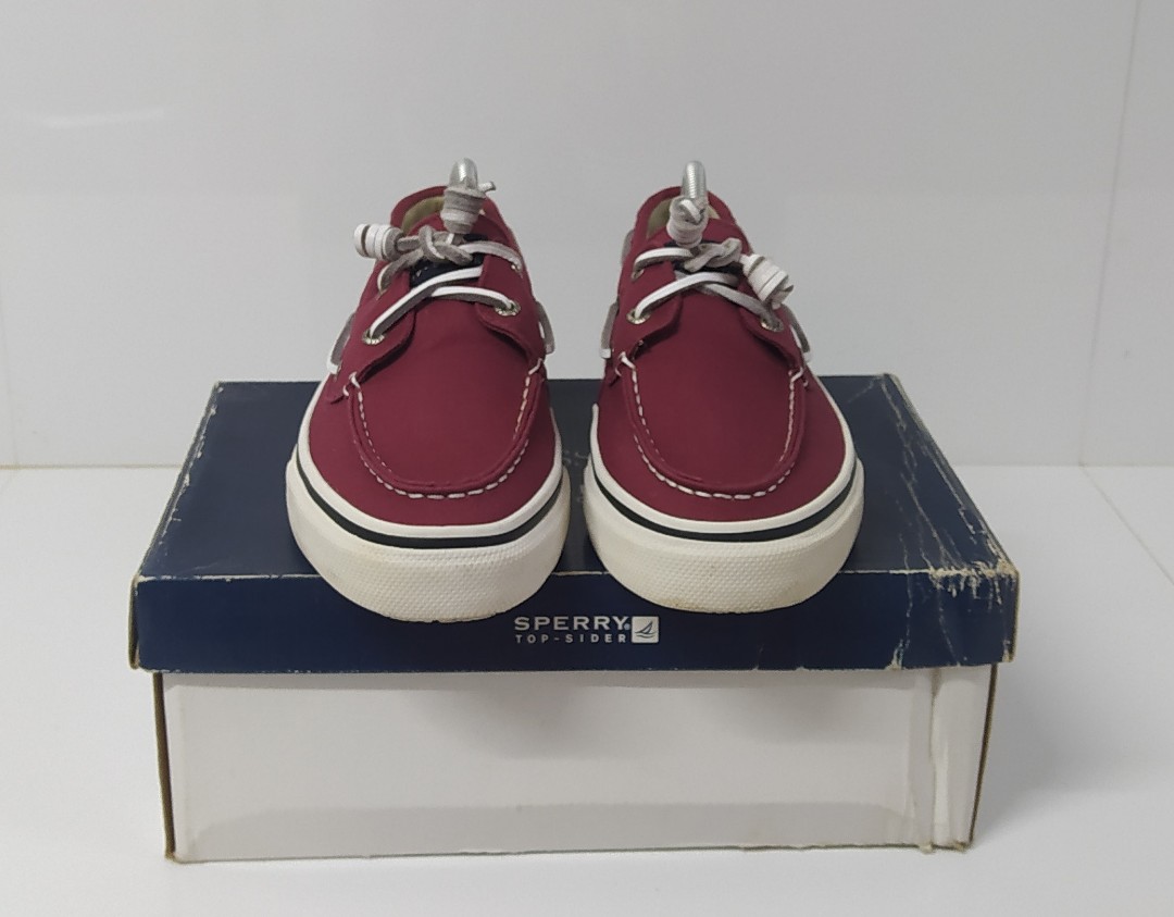 Burgundy sperrys store