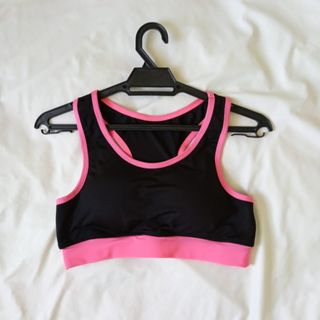 (Category: ) located in . Submitted by Ladiesprelovedclothes (Listing ID 1125793758, Image 1). Description: .