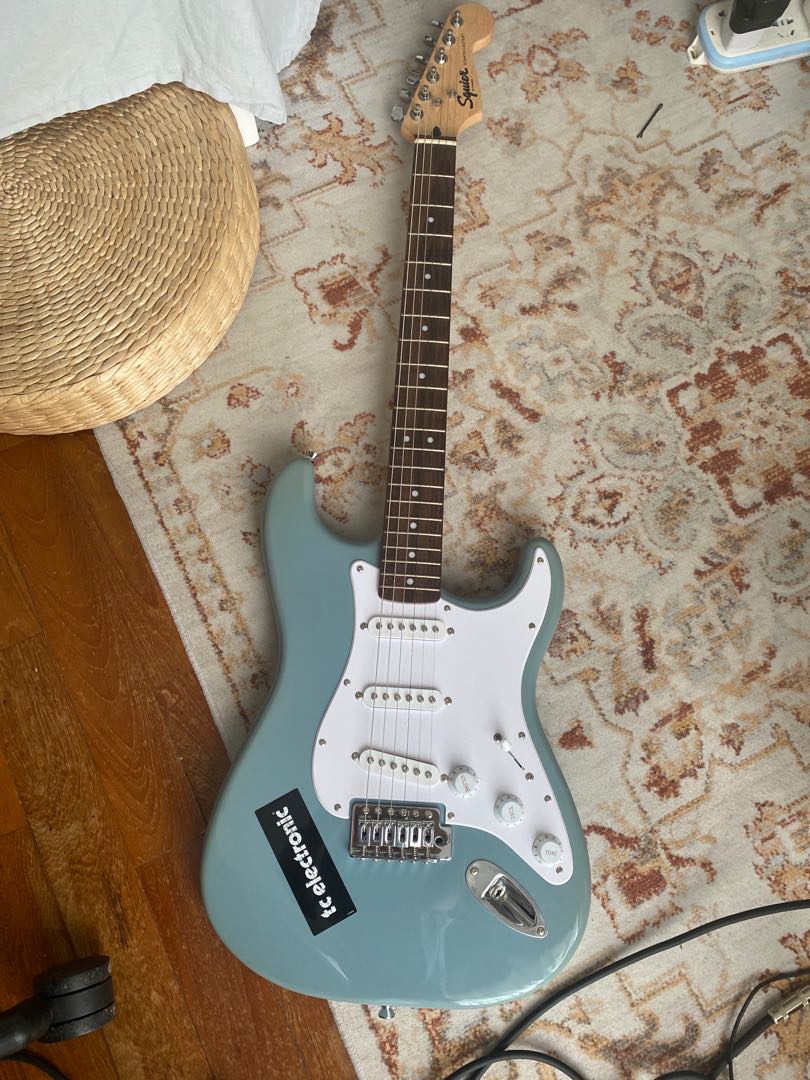 Squier by Fender Bullet Stratocaster Sonic Grey electric guitar