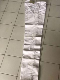 Standivarius white ripped jeans #SelaluUntung #AntarajaCarousell