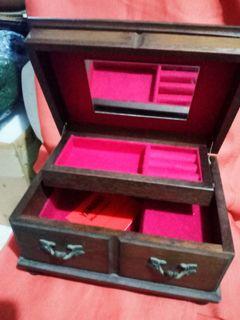 vintage jewerly box