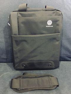 ‼️低價出清‼️Volkswagon原廠品牌側背包(黑)