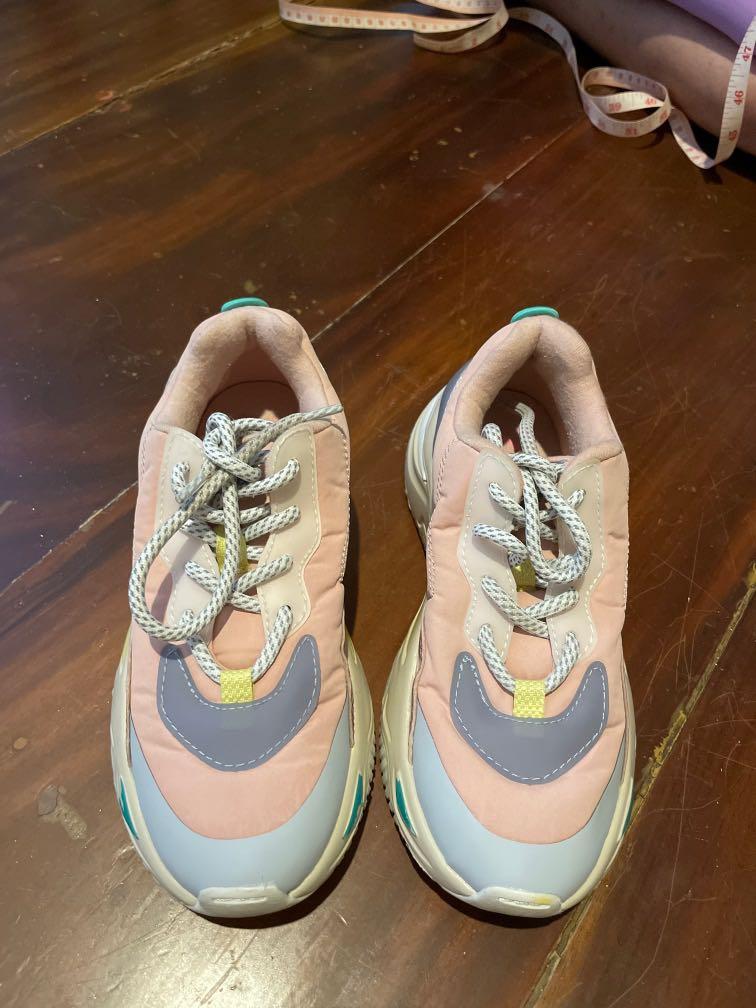 Zara Girls Rubber Shoes in Size 33 EU Babies Kids Babies