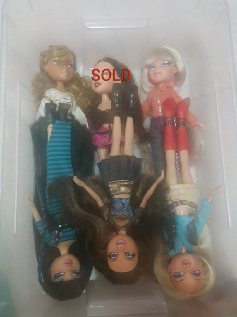 5 BRATZ DOLLS FOR SALE FREE DOLL STAND