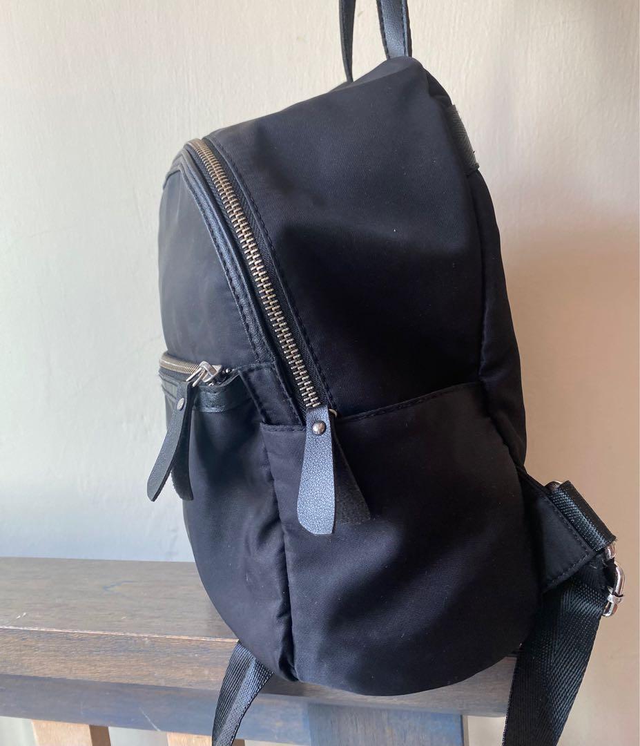 Medium size black backpack discount