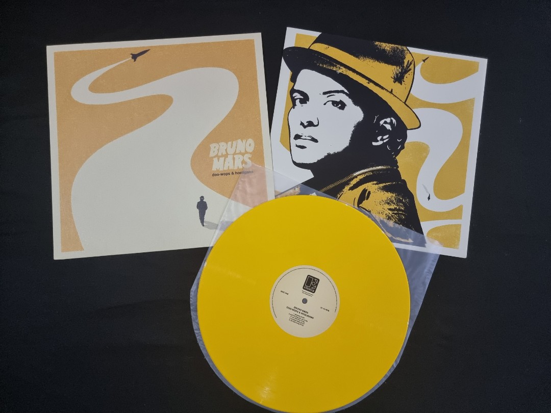 Bruno Mars - Doo-Wops & Hooligans (Black Vinyl), Hobbies & Toys, Music &  Media, Vinyls on Carousell