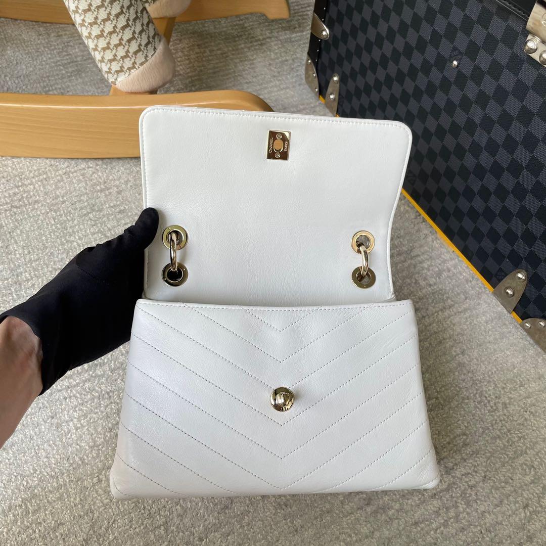 Chanel Chevron Chic Top handle, Luxury 