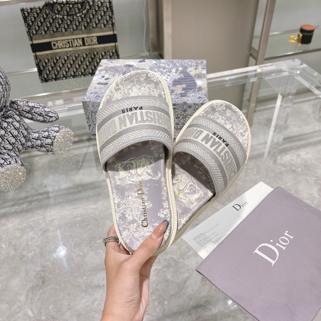 Christian Dior slipper premium quality, Women's Fashion, Footwear ...