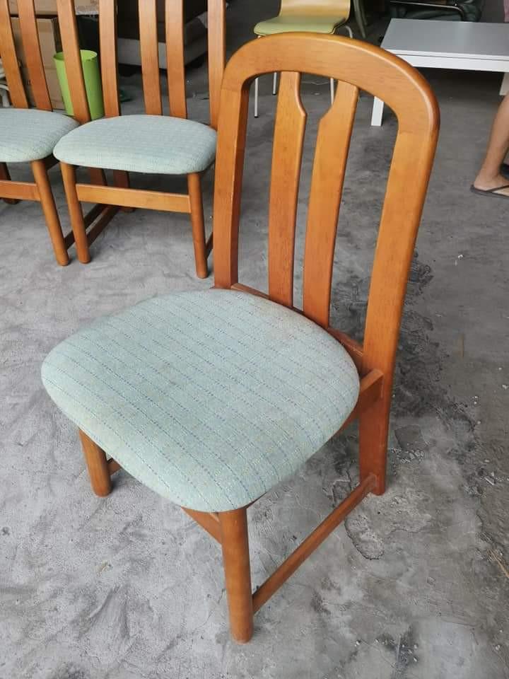 SALE Dining chairs Seat height 17 inches Sandalan height 34