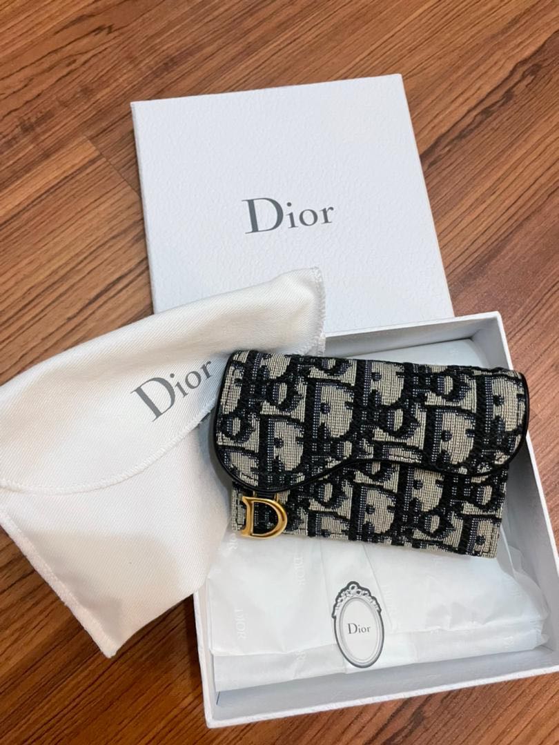 Dior saddle hotsell card case