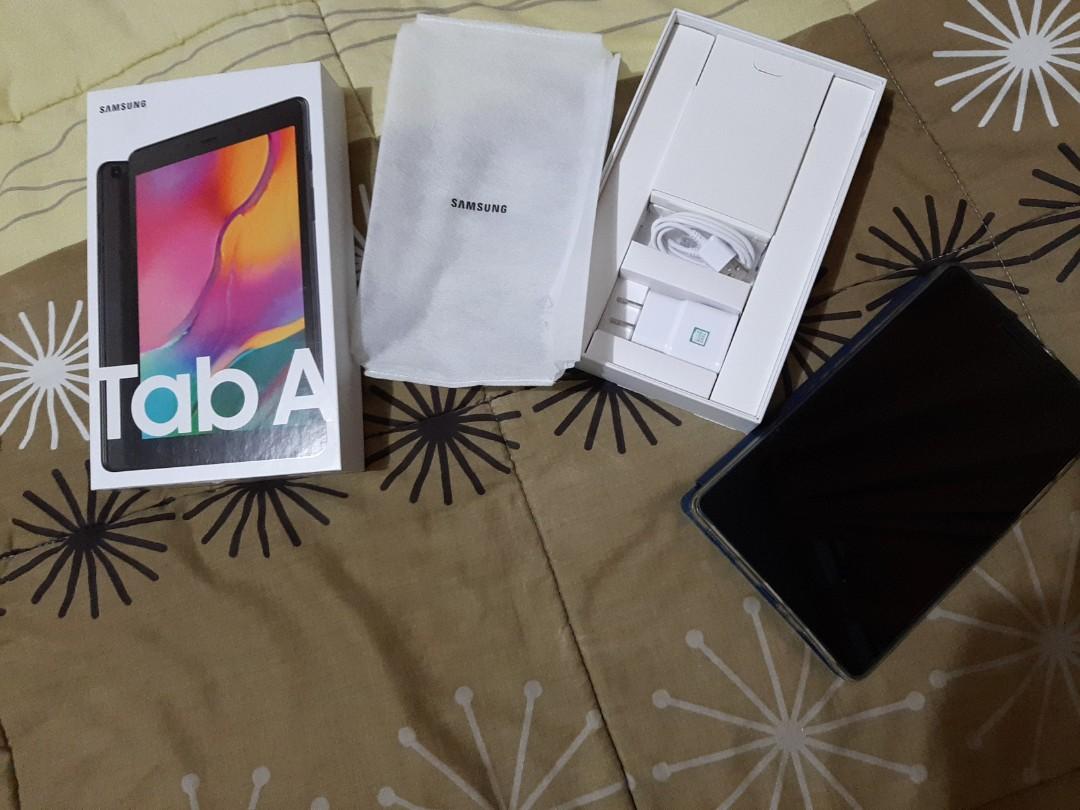 Galaxy Tab A 8.0 (Category: Android) located in Quezon City. Submitted by archer417 (Listing ID 1126025084, Image 1). Description: got it from globe as freebie complete with box and original accessories * Samsung charger and usb cable (never been used) with free leather case shipping fee c/o buyer.