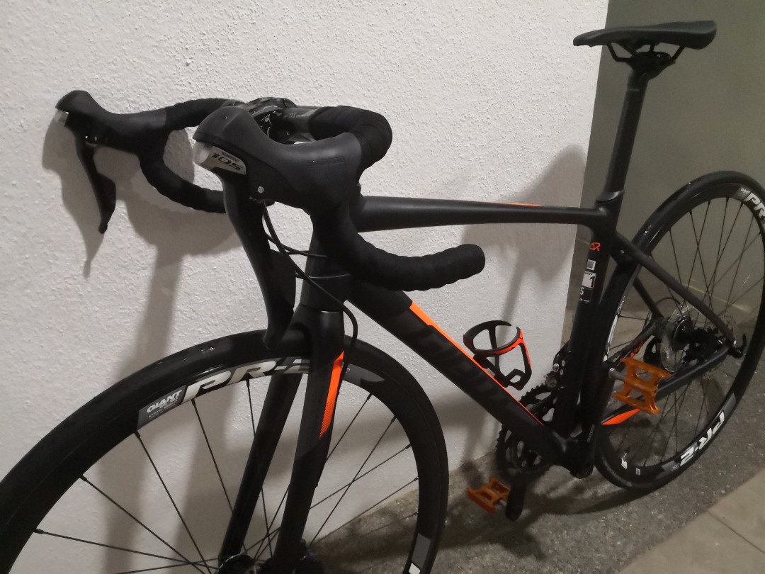 Giant Contend SL 1 Disc Road Bike 