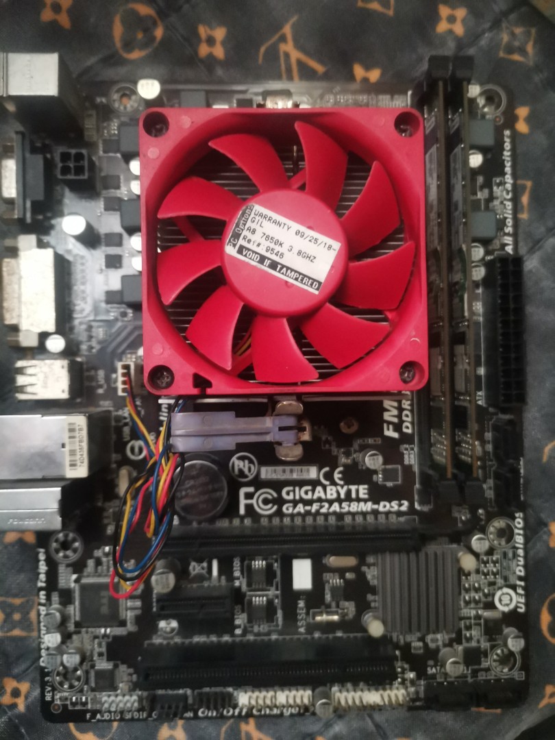 Gigabyte Motherboard, bundle with Amd A6 6400 3.9ghz, 2gb x2 ddr3