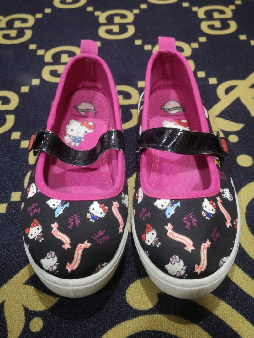 pink hippo vans