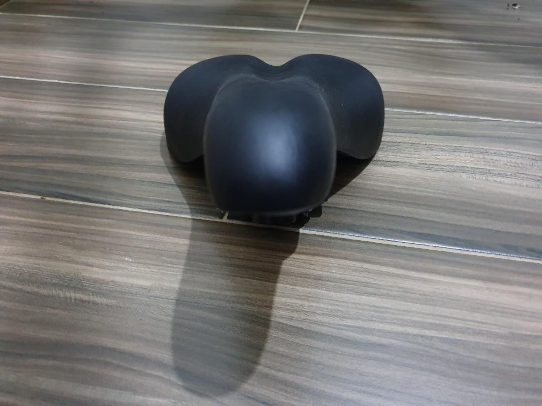 Java bicycle saddle (Category: Parts & Accessories) located in Singapore. Submitted by rockey856 (Listing ID 1126066145, Image 5). Description: java zelo v2 bicycle saddle. used only once. selling because I changed it after buying the bike. bike seat foldie foldable bicycle.