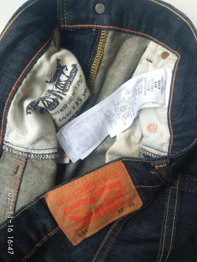 Levi's 541 sz.32, Fesyen Pria, Pakaian , Bawahan di Carousell