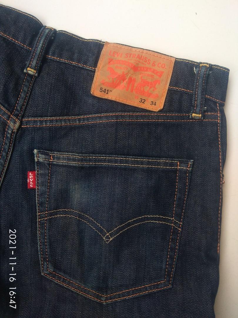 Levi's 541 sz.32, Fesyen Pria, Pakaian , Bawahan di Carousell