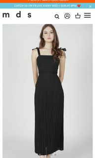(Category: ) located in . Submitted by shopforclothess (Listing ID 1126050758, Image 1). Description: .