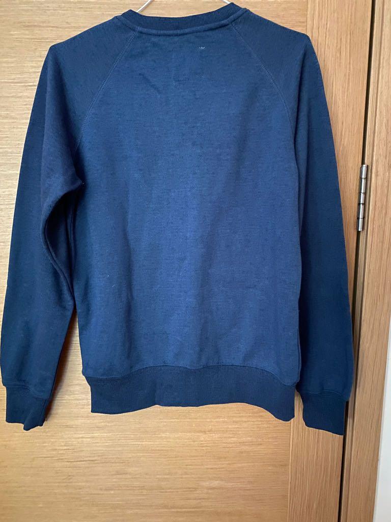 Men winter pullover (Category: Coats, Jackets and Outerwear) located in Singapore. Submitted by sweetclearance (Listing ID 1125953607, Image 2). Description: Men’s winter top . Length :62cm. Kept & not used. Size - S .
