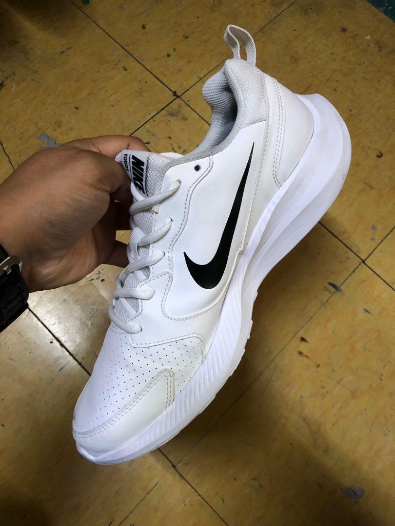Nike Todos Men s Running Shoes White 10 US Men s Fashion Footwear Sneakers on Carousell