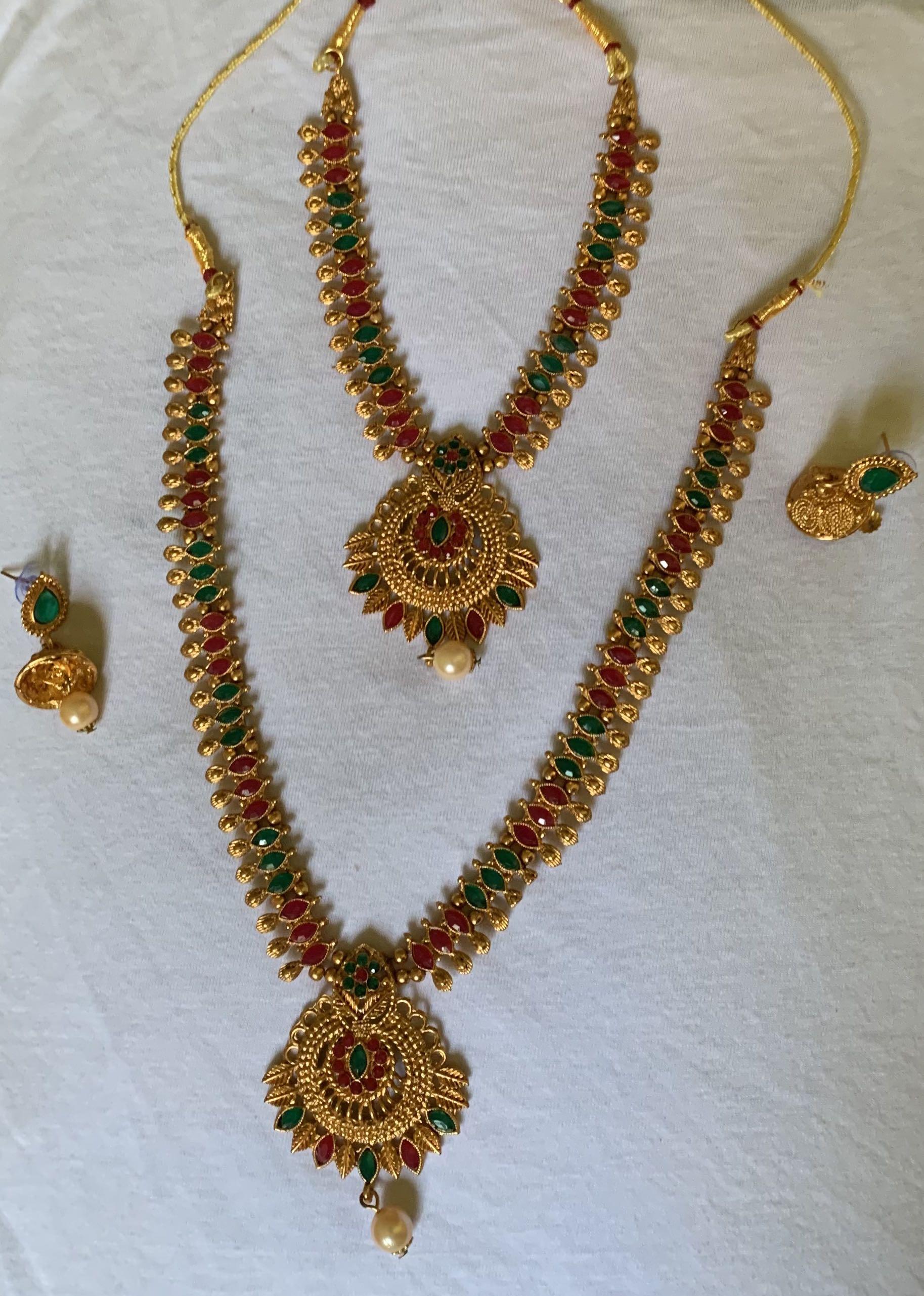 Gold new arrivals antique set