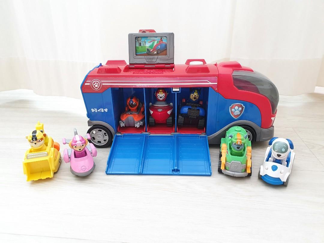Paw Patrol Mission cruiser with robo dog and sea patrol pups and vehicles