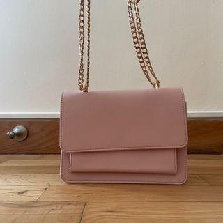 Pink Chain Sling Bag | Cute | Good Condition | Ulzzang Kawaii Minimalist Classic Aesthetic | H&M HnM | Cheap |
