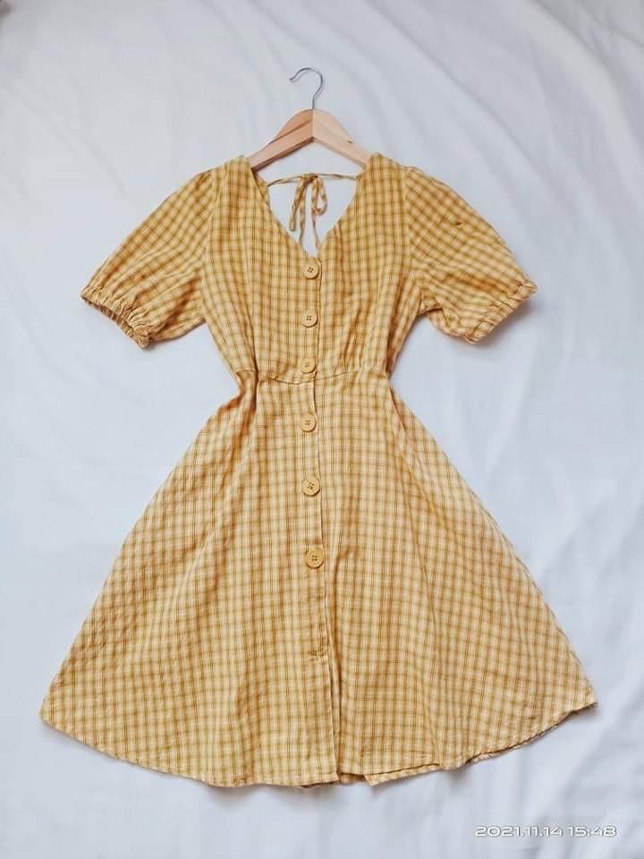 Puff Sleeve Checkered Korean Dress (Category: Dresses) located in Manila. Submitted by EmacityFinds (Listing ID 1125970022, Image 1). Description: 🌼 Small-Semi Medium 🌼 with missing button sa last part 🌼 Backless with tali 🌼 COD via Shopee 🌼 COP via LBC.