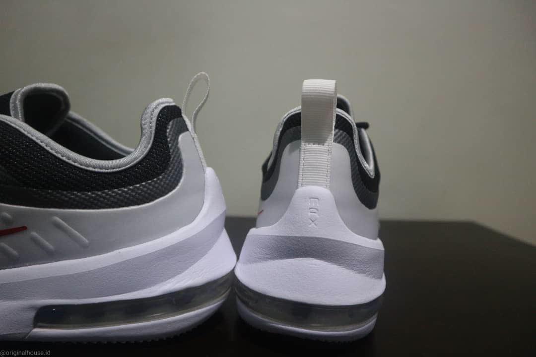 SALE NIKE AIR MAX AXIS SIZE 44, Fesyen Pria, Sepatu , Sneakers di Carousell