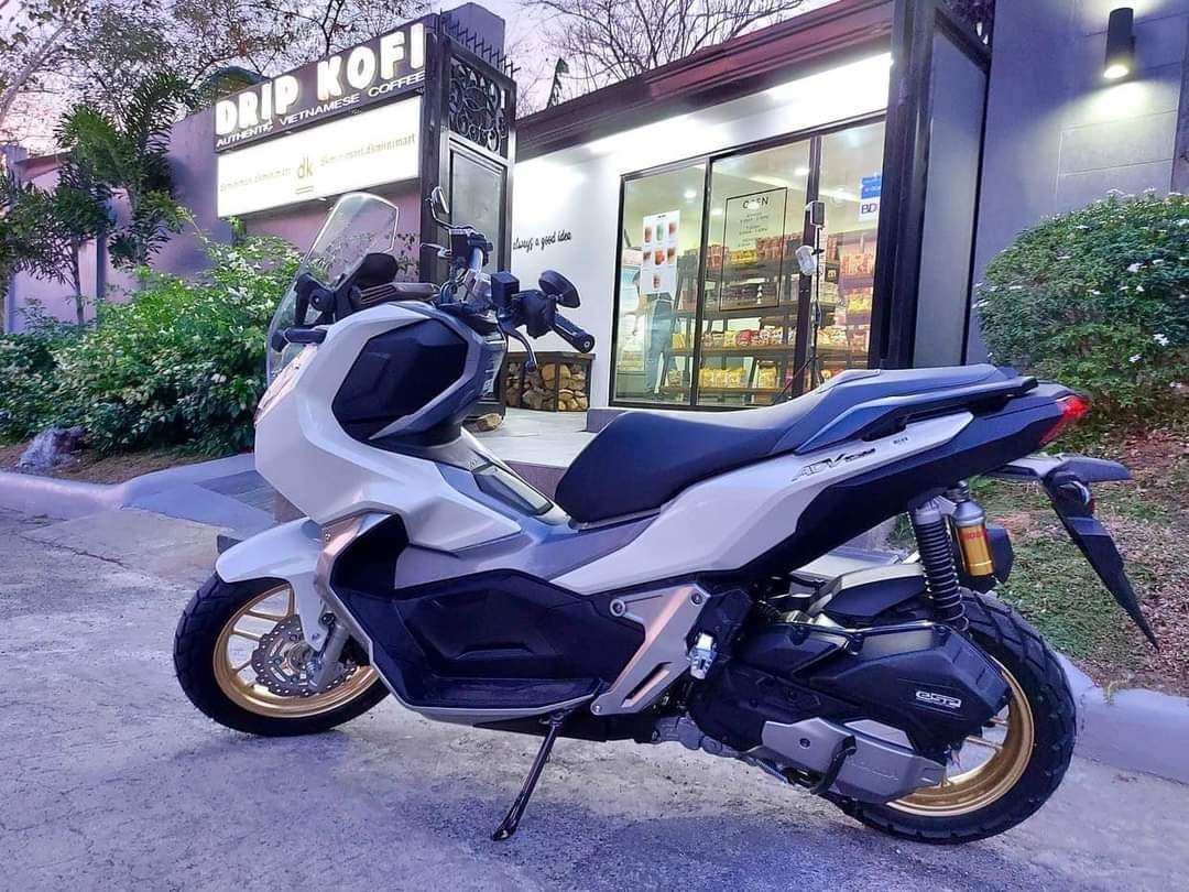 Honda adv outlet pearl white
