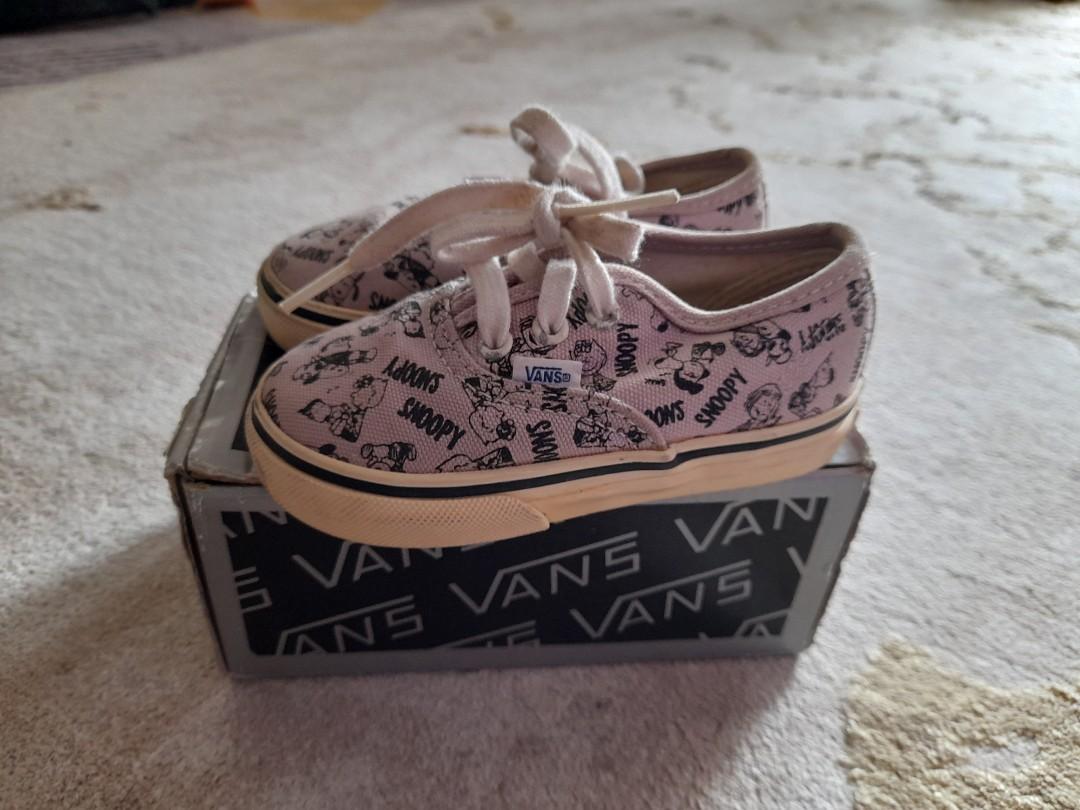 Snoopy toddler vans new arrivals