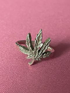 (Category: ) located in . Submitted by knicksandknackss (Listing ID 1126019031, Image 1). Description: .