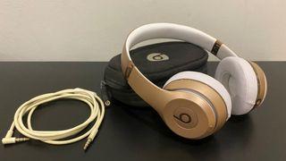 Authentic Beats solo 3 wireless champagne gold