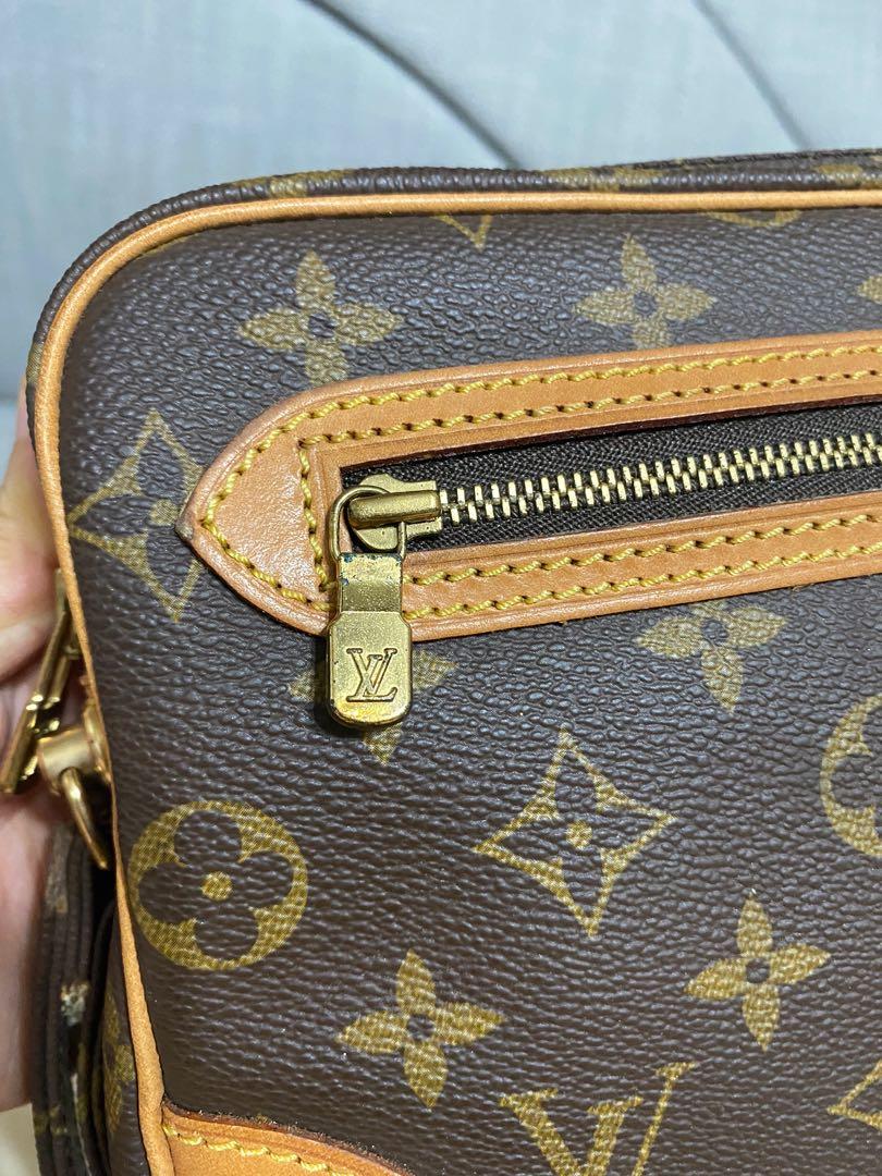 LOUIS VUITTON AEROGRAM TAKEOFF SLING GRAINED CALF LEATHER BAG -FULL SET-,  Luxury, Bags & Wallets on Carousell