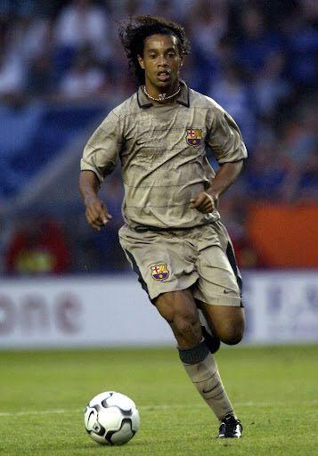 Barcelona 04 05 third kit Ronaldinho 10 Rare collection Men s