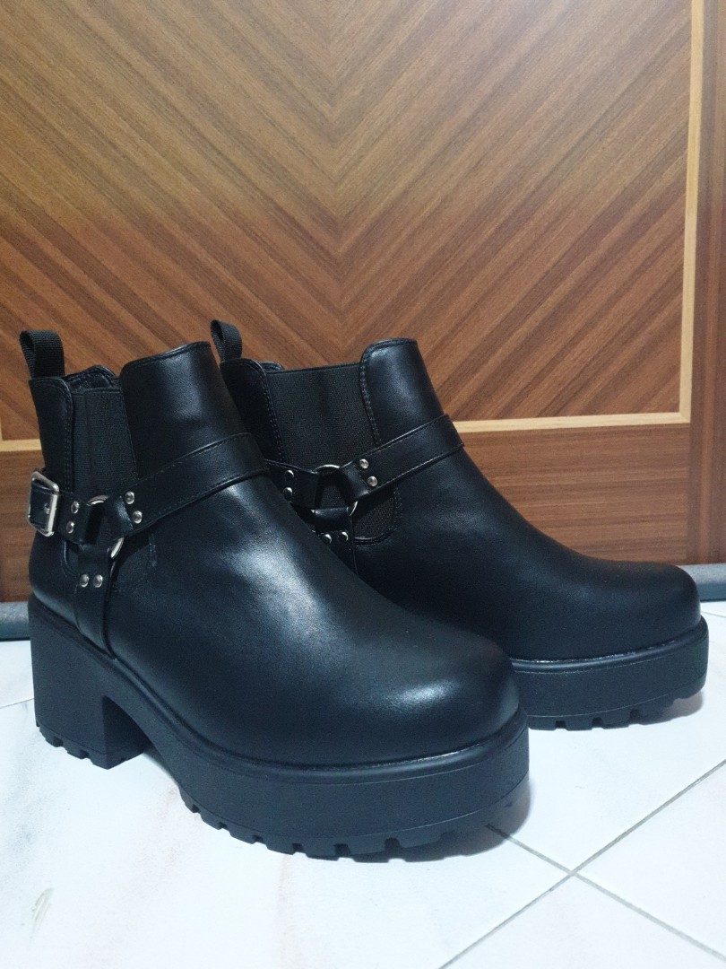 ladies boots size 7