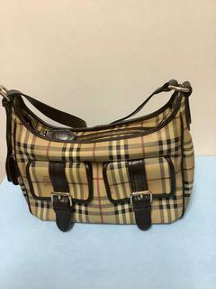 BURBERRY 經典格紋牛角肩背包