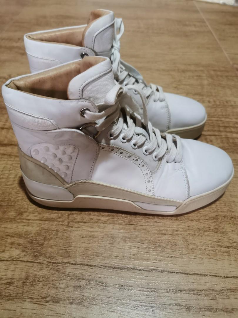 Louboutin loubikick shop