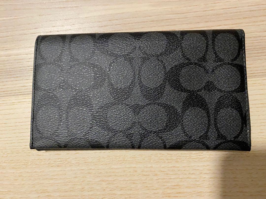 Coach Wallet (Category: Wallets & Card holders) located in Makati City. Submitted by spiffph (Listing ID 1126255303, Image 2). Description: .