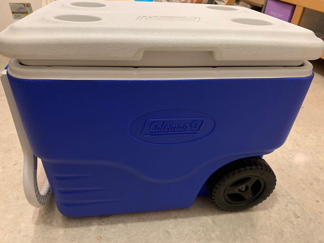 Coleman 38L wheeled cooler box, Sports Equipment, Hiking & Camping on