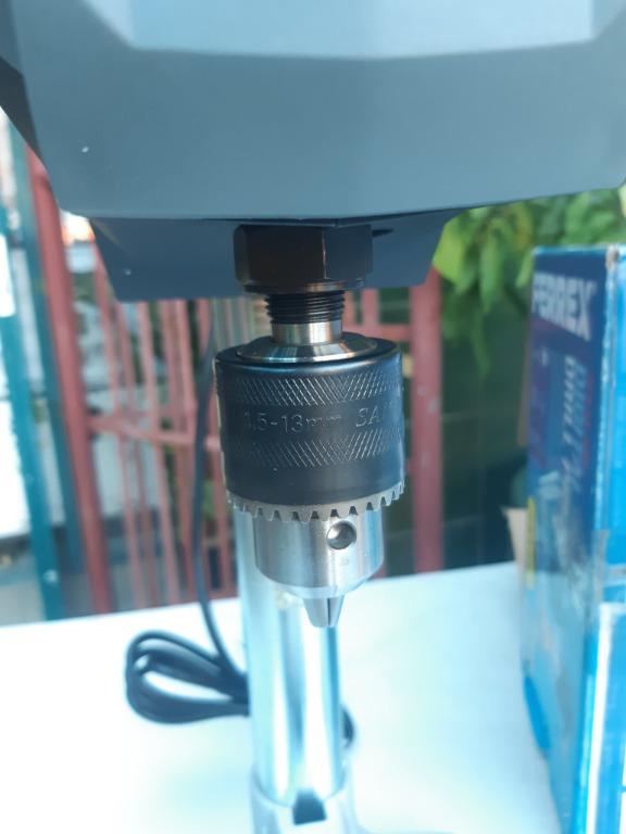 Ferrex Digital Drill Press (Category: Construction Tools & Equipment) located in San Pedro. Submitted by aussiesurplus (Listing ID 1126139700, Image 2). Description: Ferrex Digital Drill Press 710W Surplus from Australia Price: P11,500 Features: ✅Precise setting of the speed of 500 - 2600 rpm via digital display ✅Integrated laser for precise drilling ✅Quick release clamp ✅280mm distance between clamping chuck and table ✅Steeples chuck clamping ra