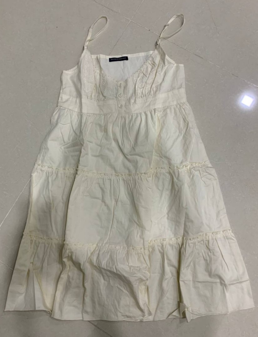FR brandy melville arianna(?) tiered dress, Women's Fashion, Dresses &  Sets, Dresses on Carousell