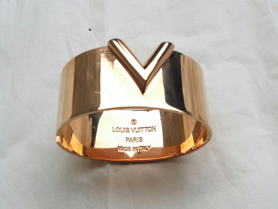 Louis Vuitton Gelang Premium, Fesyen Wanita, Perhiasan di Carousell